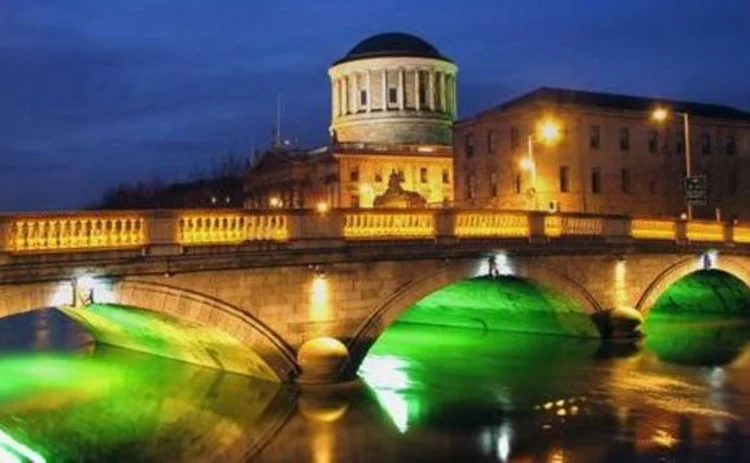 dublin-o-donovan-rossa-bridge-and-four-courts-and-river-liffey